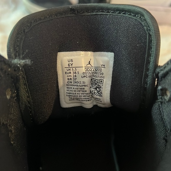 Men’s Air Jordan 1 Mid SE - Picture 3 of 3